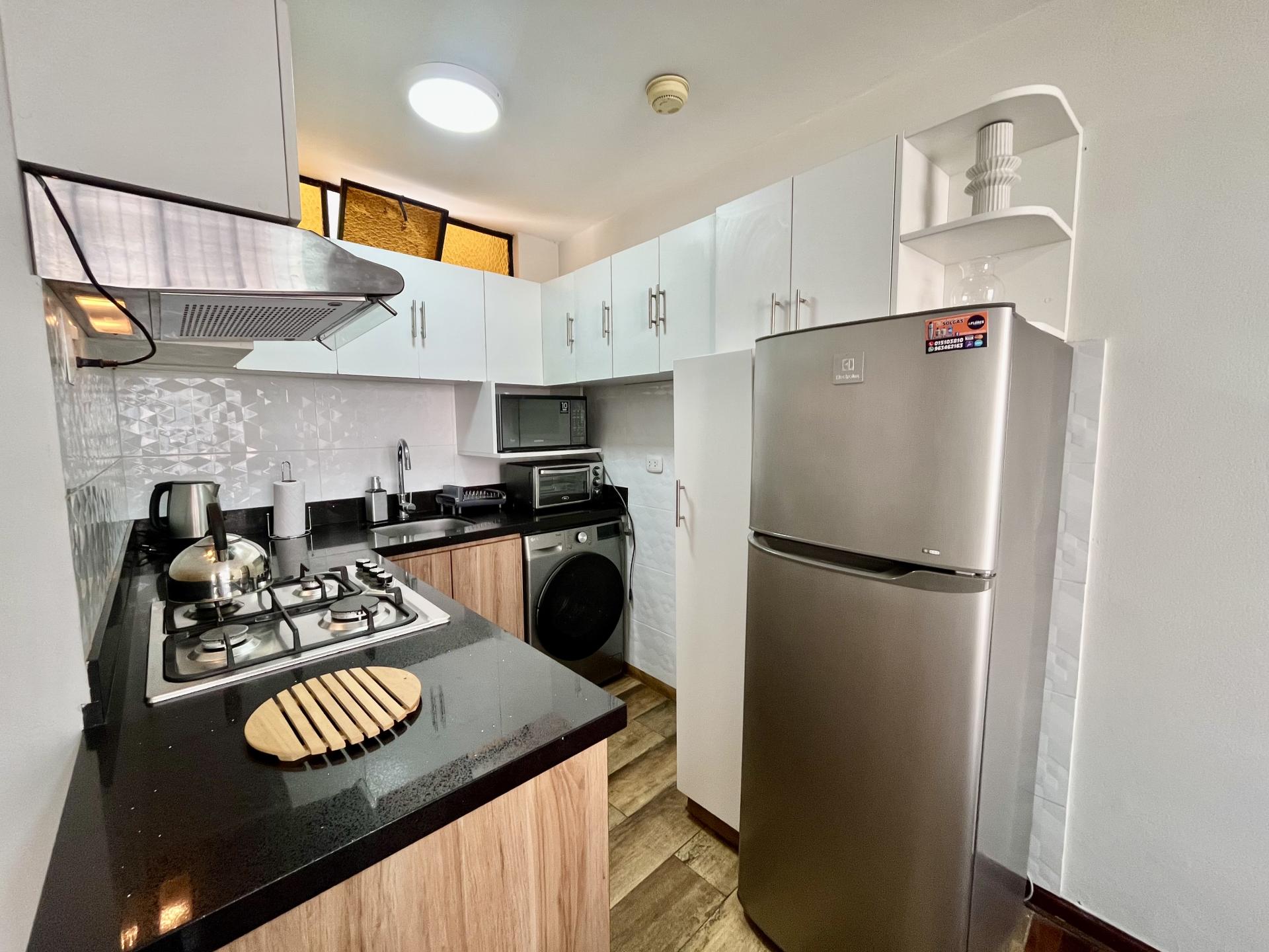 DEPARTAMENTO AMOBLADO 2HAB MIRAFLORES CERCA AL KENNEDY Y  LARCOMAR