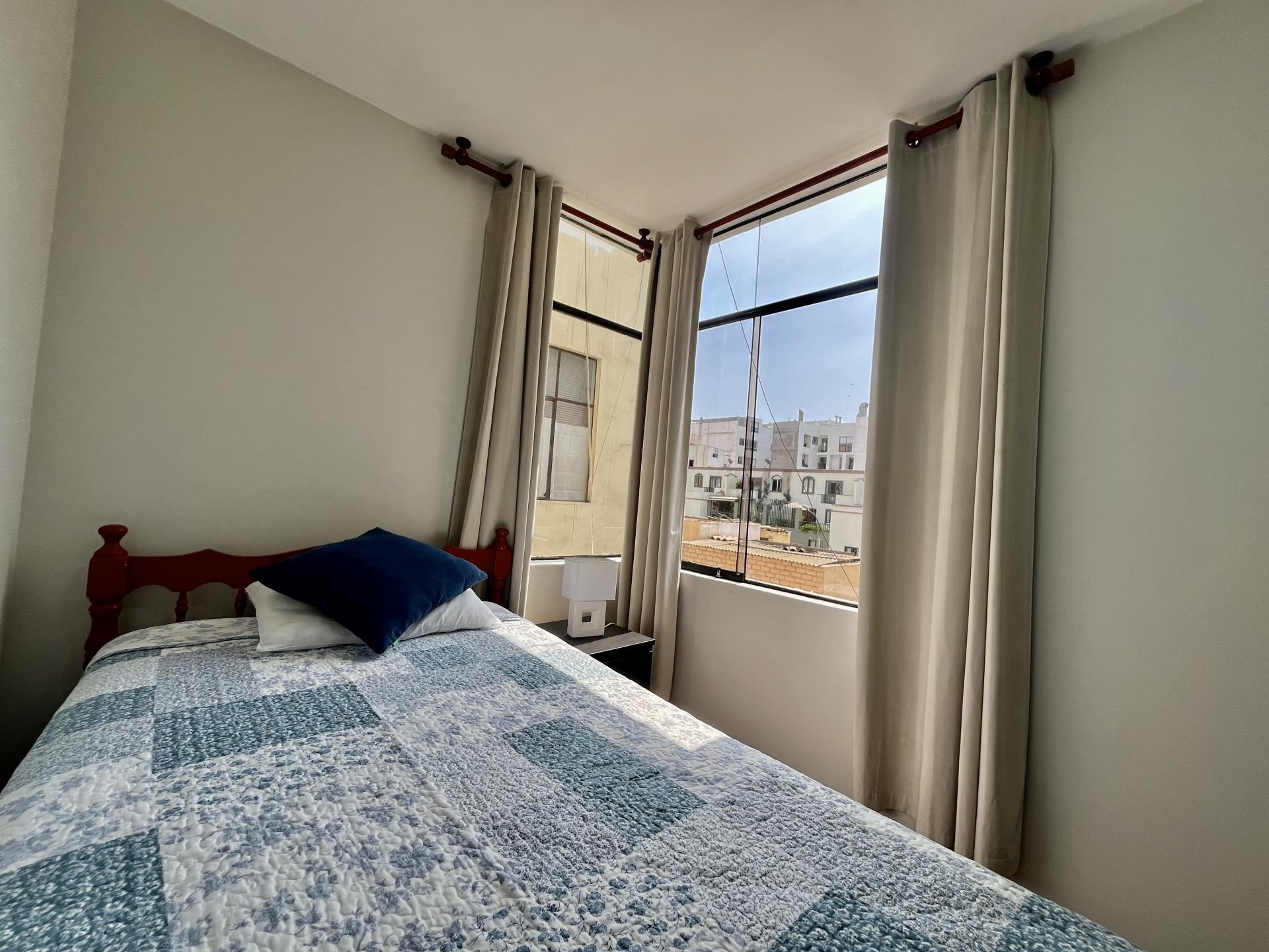 DEPARTAMENTO AMOBLADO 2HAB MIRAFLORES CERCA AL KENNEDY Y  LARCOMAR
