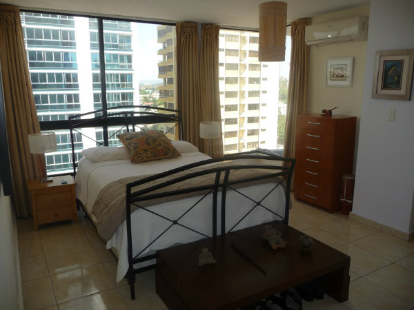 PANAMA CITY AVENIDA BALBOA LA GAVIOTA 1 BDRM CITY VIEWS